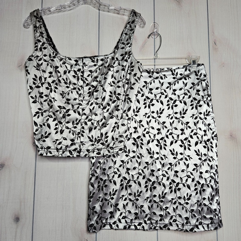 Fredericks Hollywood 2 pc Outfit Silver Corset Cami Tank Top Skirt Sz L Romantic